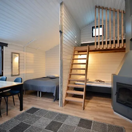Aava Sky Village Aurinkomaja 假日公园 4*
